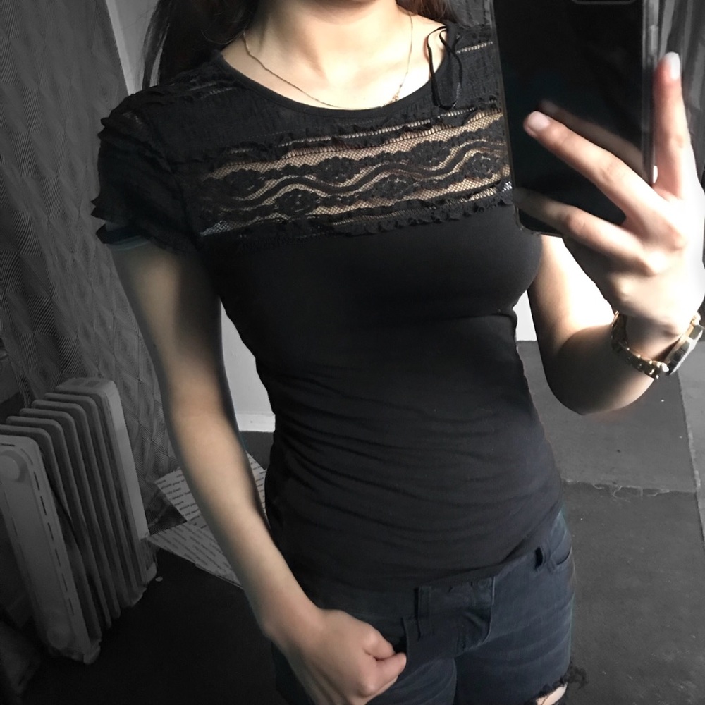 LACE TOP